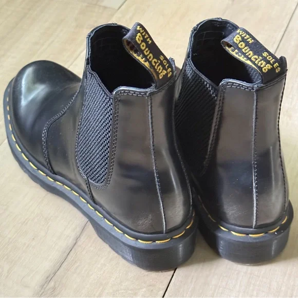 Dr. Martens 2976 Black Leather Chelsea Boots Women’s 7 Grunge Minimalist Edge - Picture 14 of 16